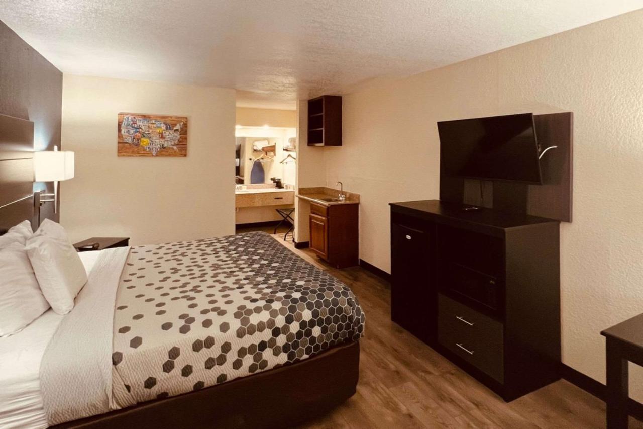 Econo Lodge Inn & Suites Downtown San Antonio Zewnętrze zdjęcie